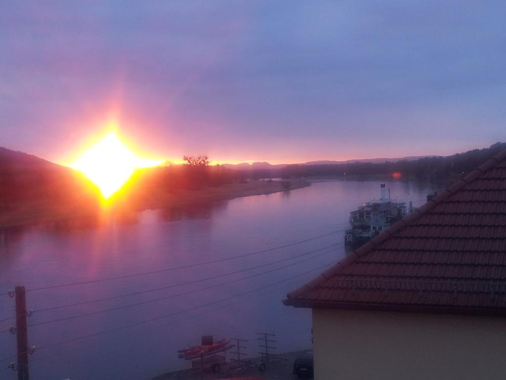 Ferienwohnung An Der Elbe ドレスデン エクステリア 写真